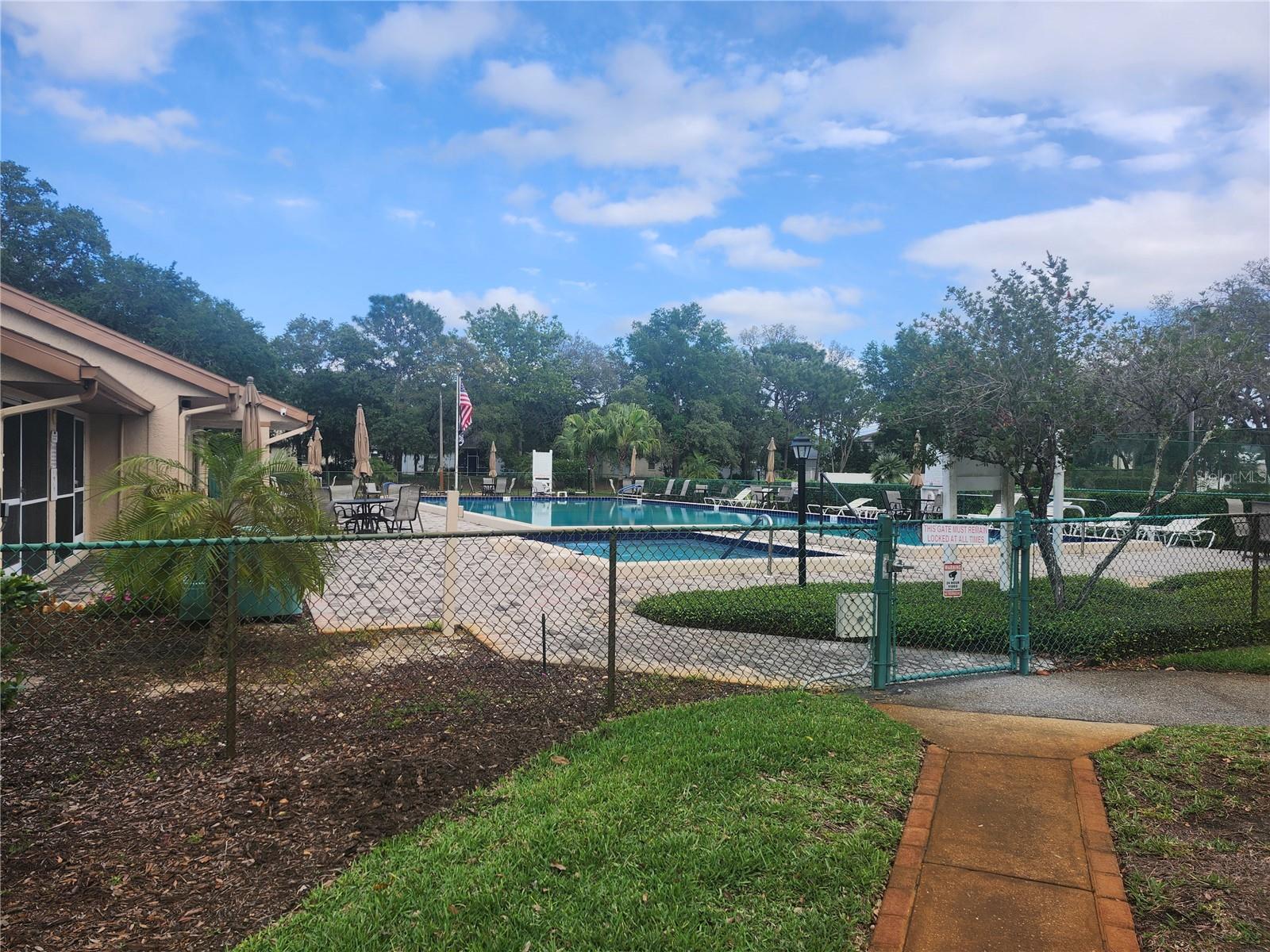 Listing photo id 37 for 12119 Sunny Glen Lane G2