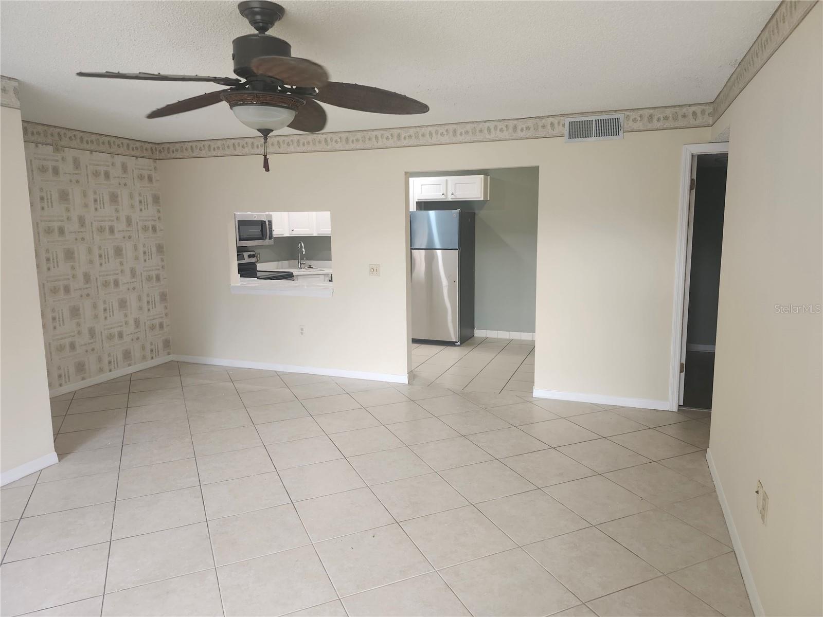Listing photo id 2 for 12119 Sunny Glen Lane G2