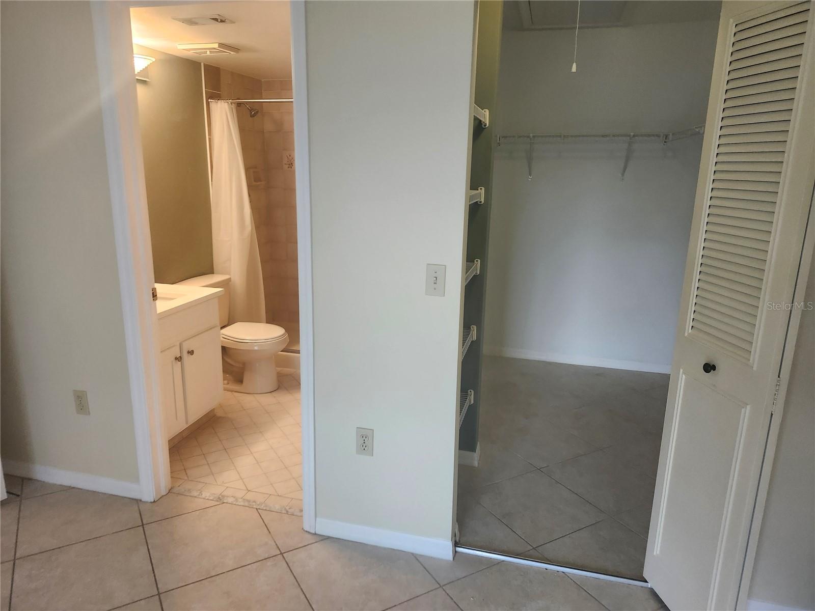 Listing photo id 3 for 12119 Sunny Glen Lane G2