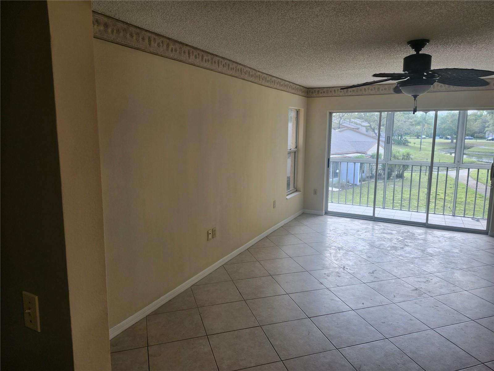 Listing photo id 4 for 12119 Sunny Glen Lane G2