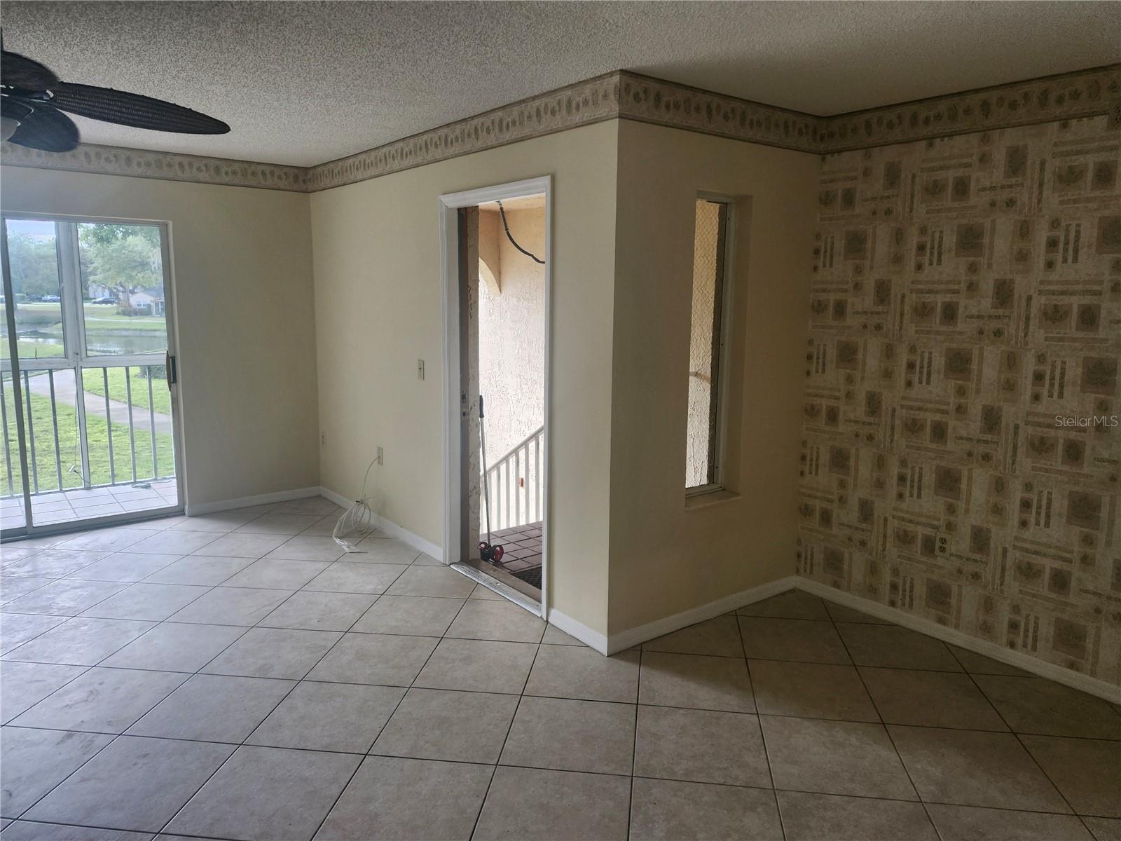 Listing photo id 5 for 12119 Sunny Glen Lane G2