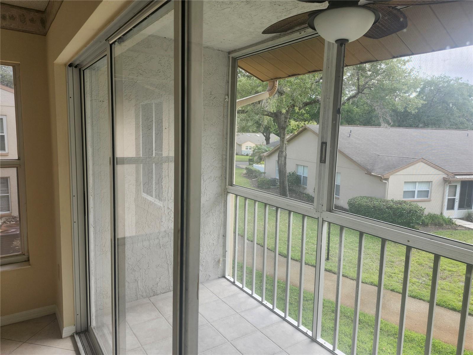 Listing photo id 7 for 12119 Sunny Glen Lane G2