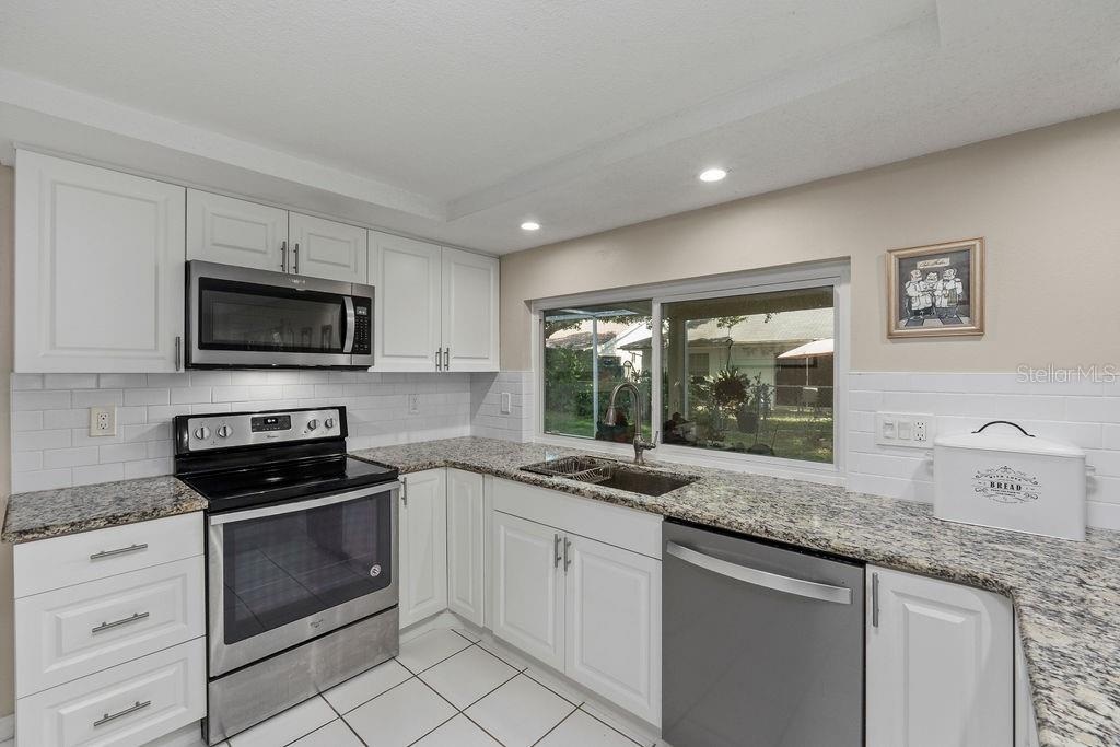 Image 16 of 49 For 8505 Lincolnshire Drive