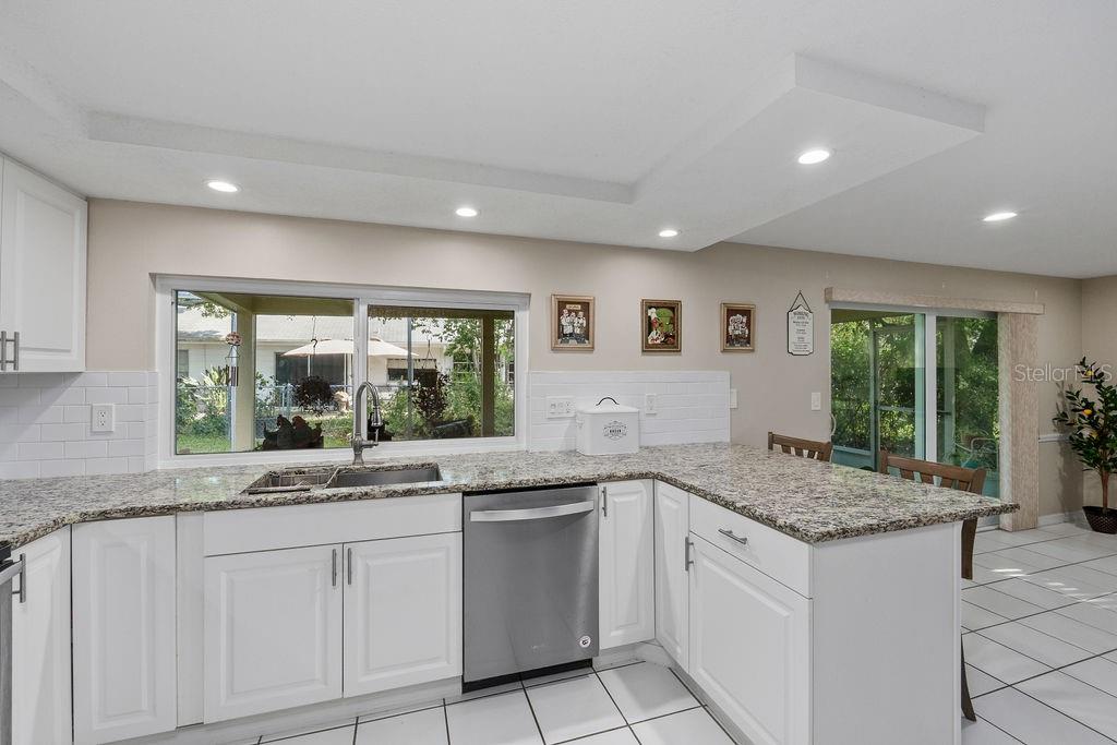Image 18 of 49 For 8505 Lincolnshire Drive