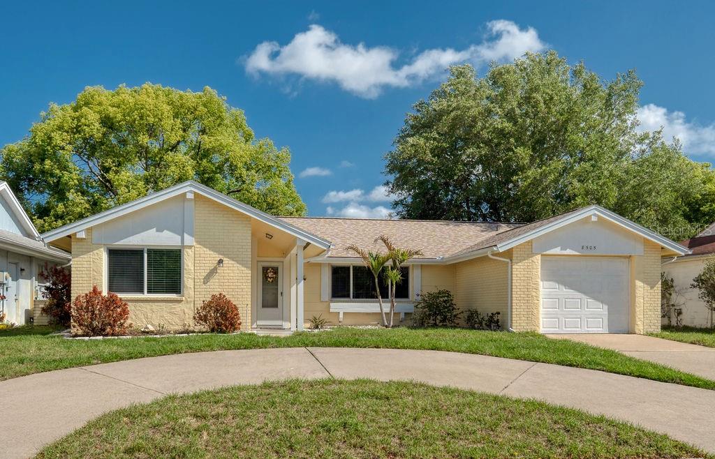 Image 2 of 49 For 8505 Lincolnshire Drive