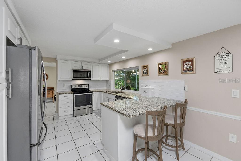 Image 21 of 49 For 8505 Lincolnshire Drive