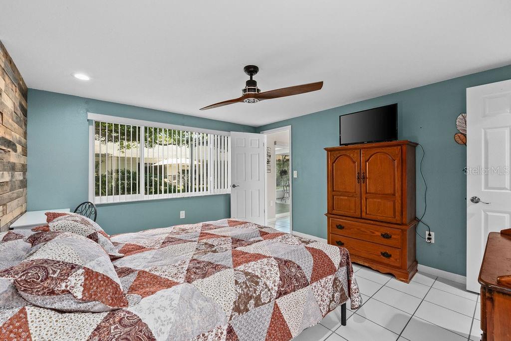 Image 28 of 49 For 8505 Lincolnshire Drive