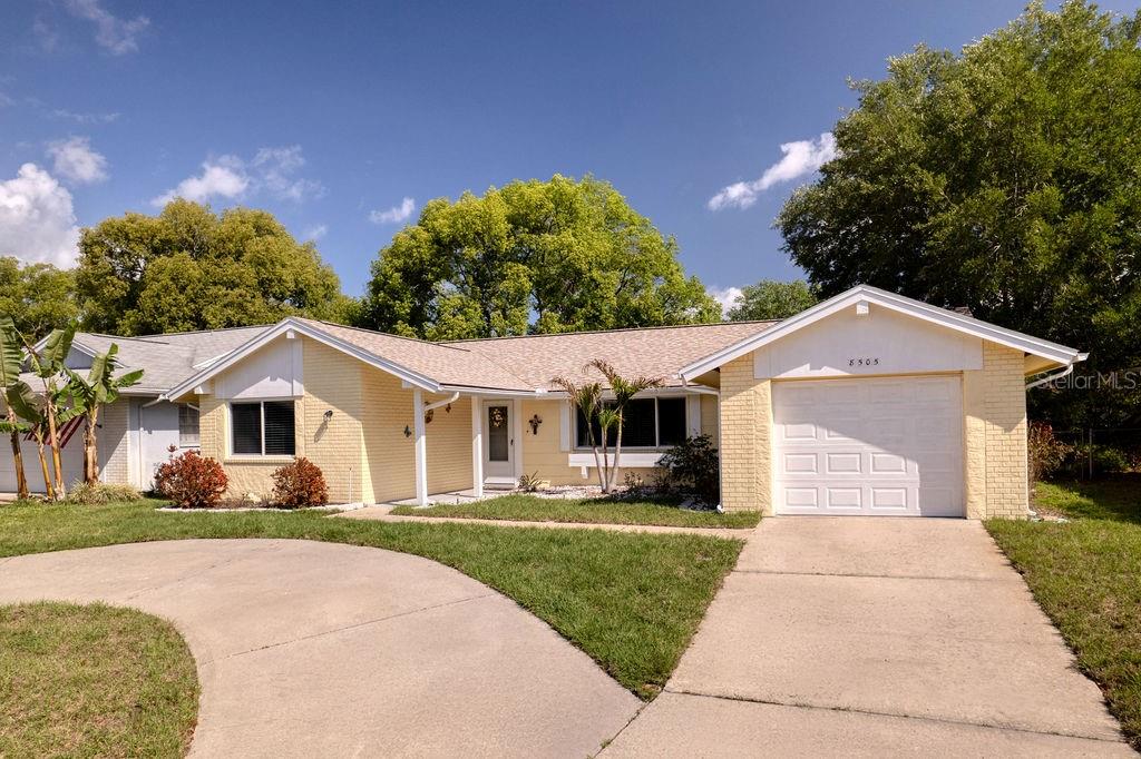 Image 3 of 49 For 8505 Lincolnshire Drive