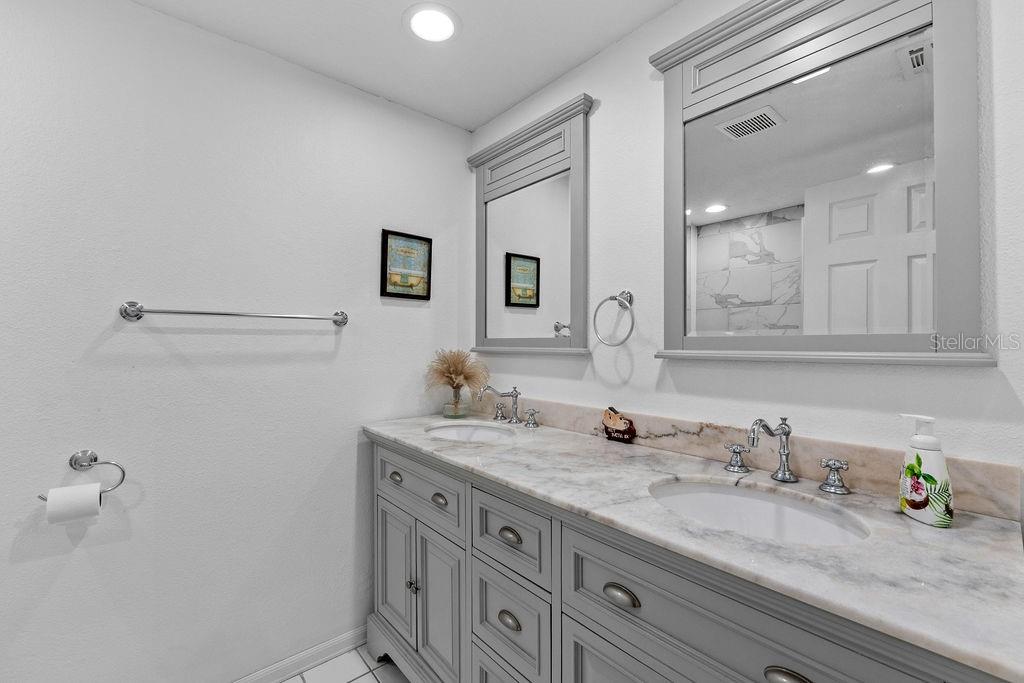 Image 30 of 49 For 8505 Lincolnshire Drive
