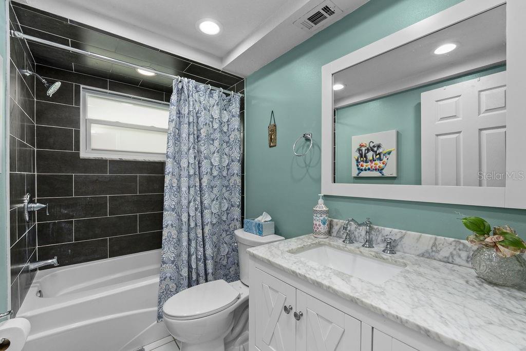 Image 36 of 49 For 8505 Lincolnshire Drive