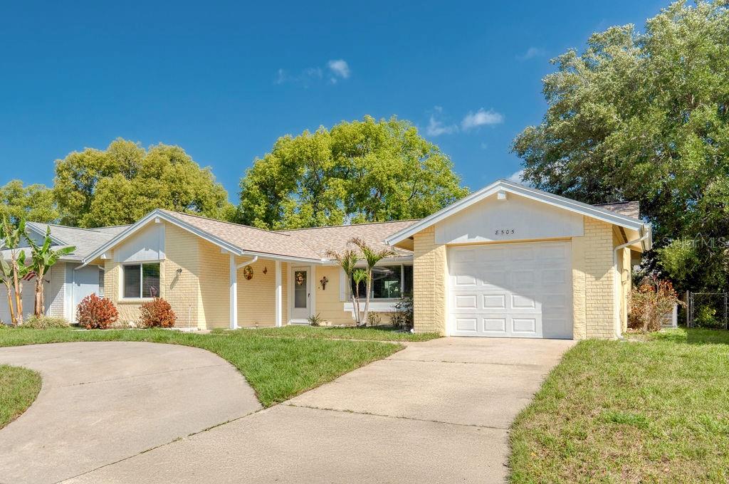 Image 5 of 49 For 8505 Lincolnshire Drive