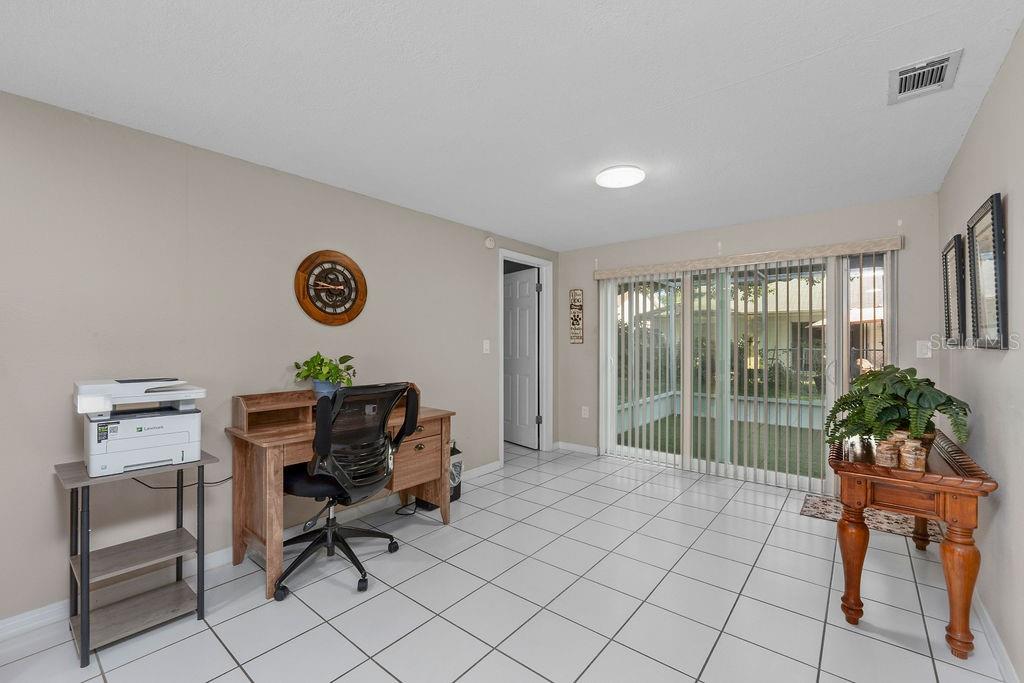 Image 8 of 49 For 8505 Lincolnshire Drive