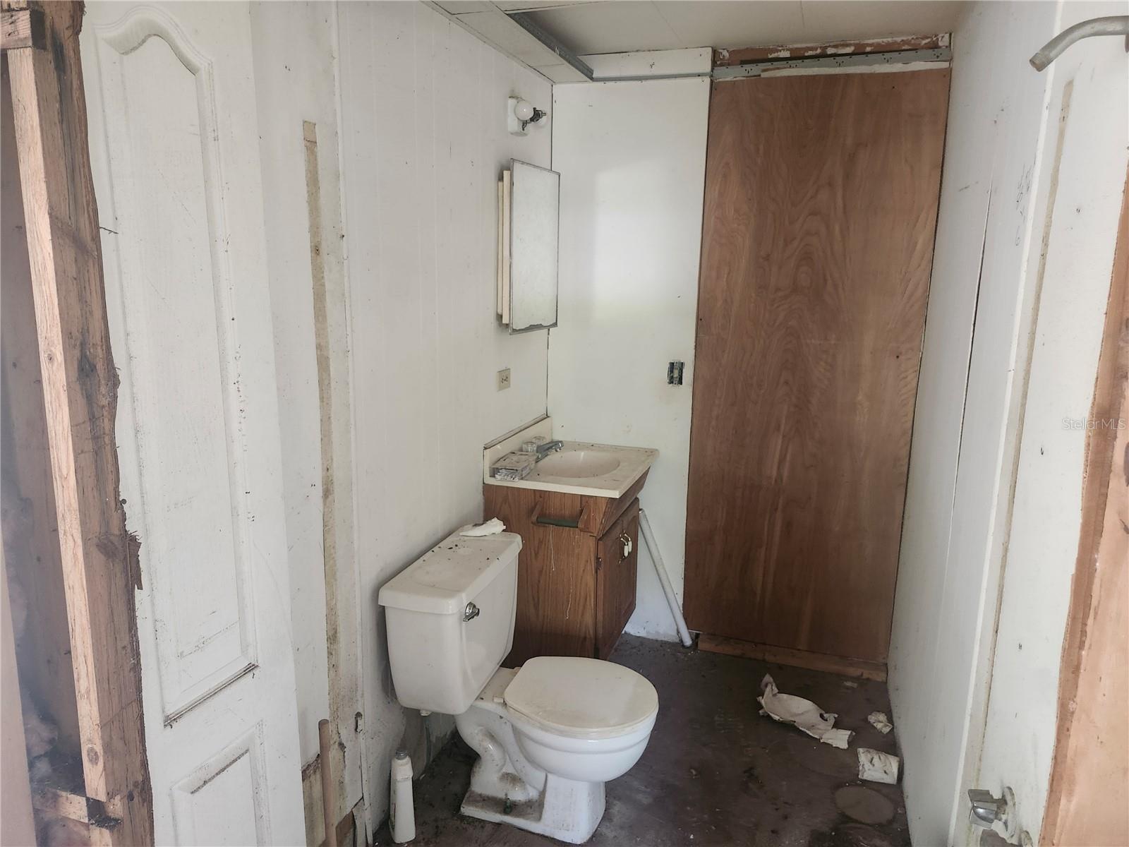 Listing photo id 12 for 13120 Davista Avenue