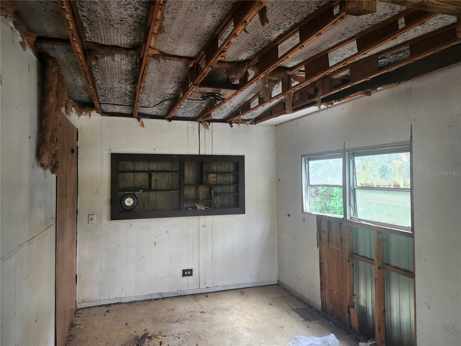 Listing photo id 3 for 13120 Davista Avenue