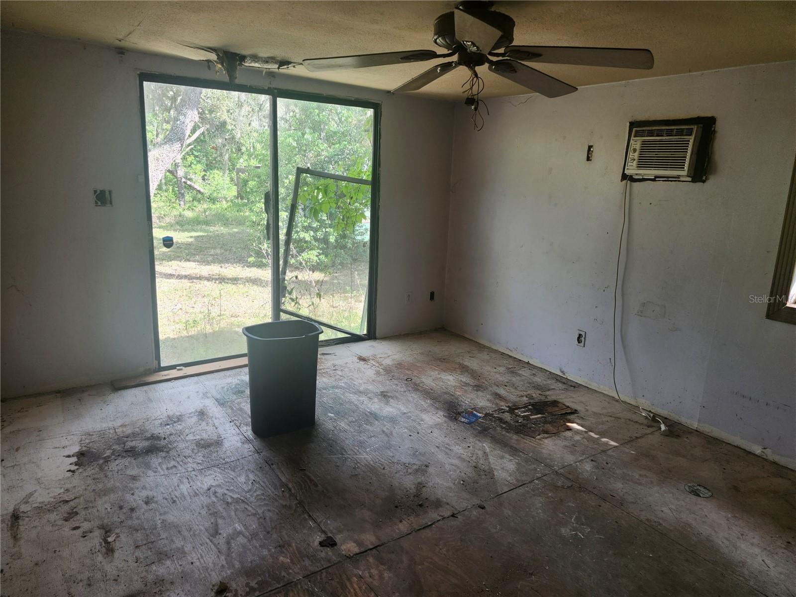 Listing photo id 50 for 13120 Davista Avenue