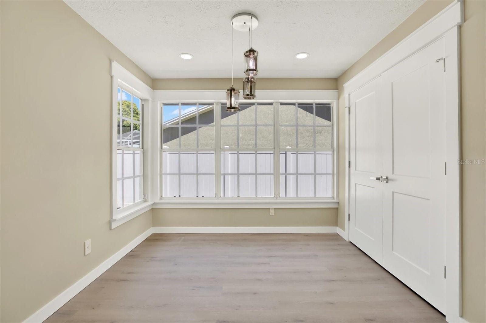 Image 12 of 50 For 10423 Ashley Oaks Drive
