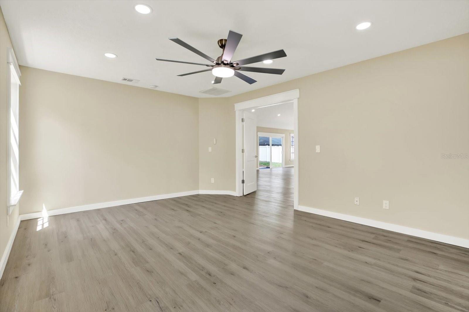 Image 18 of 50 For 10423 Ashley Oaks Drive