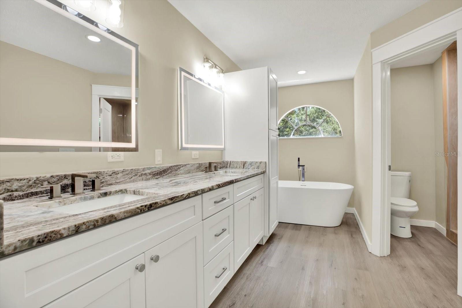 Image 21 of 50 For 10423 Ashley Oaks Drive