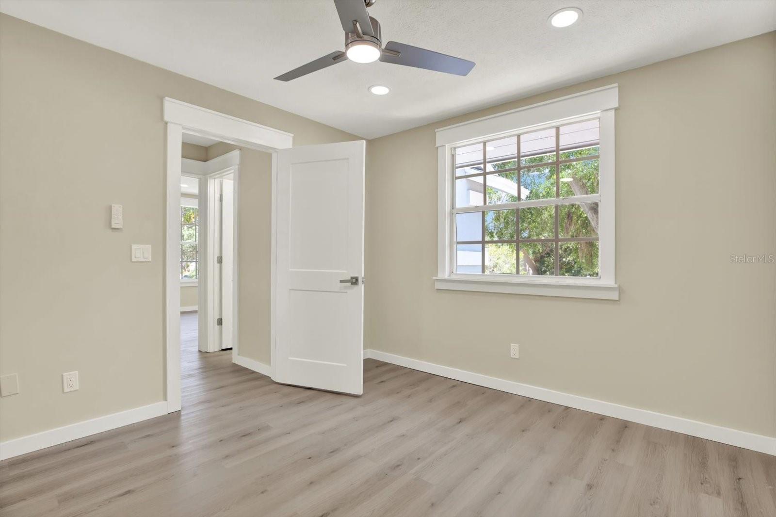 Image 35 of 50 For 10423 Ashley Oaks Drive