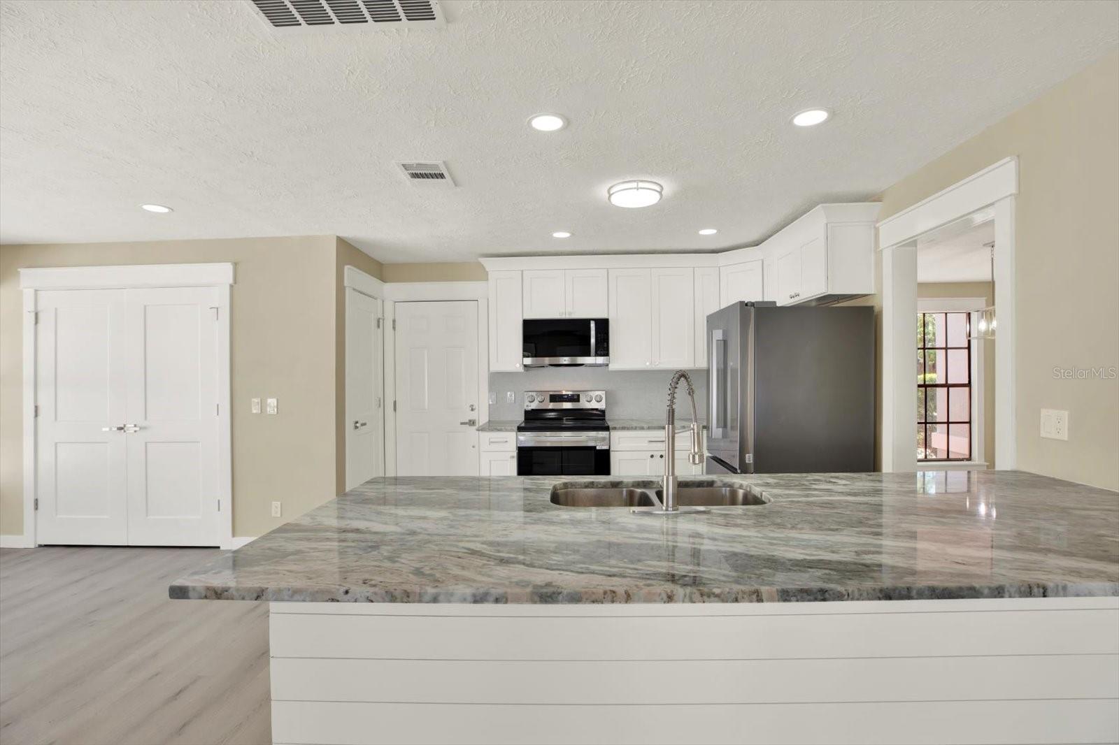 Image 7 of 50 For 10423 Ashley Oaks Drive