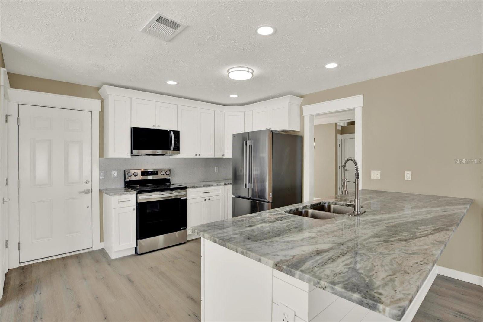 Image 8 of 50 For 10423 Ashley Oaks Drive