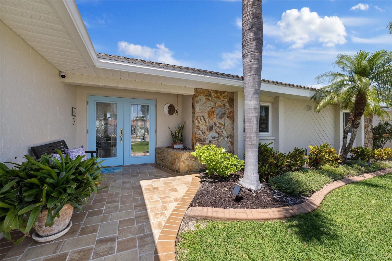 Listing photo id 8 for 5033 Cabrilla Court
