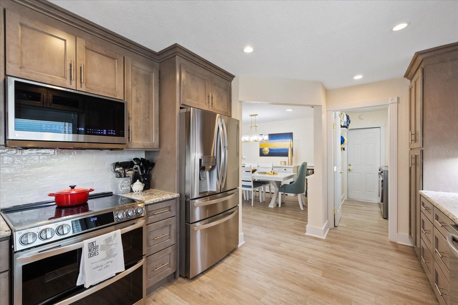 Listing photo id 15 for 5033 Cabrilla Court