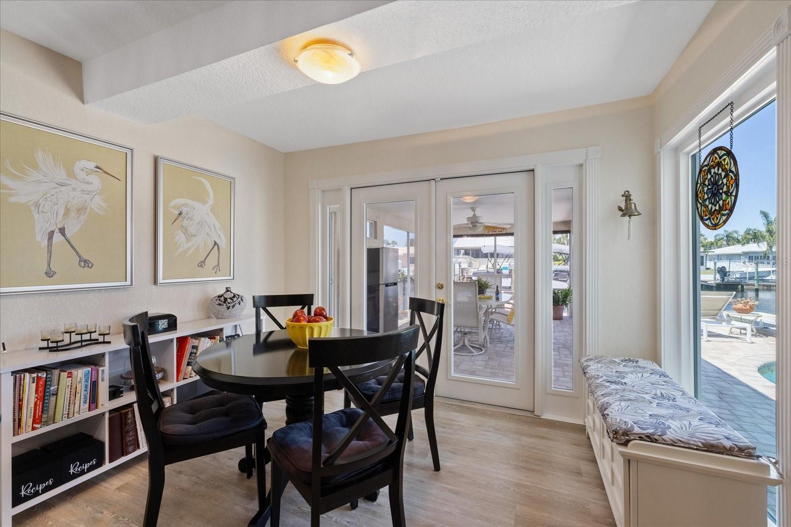 Listing photo id 19 for 5033 Cabrilla Court