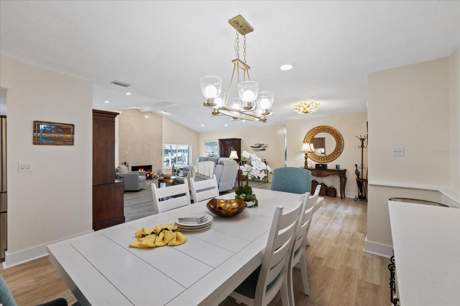 Listing photo id 20 for 5033 Cabrilla Court