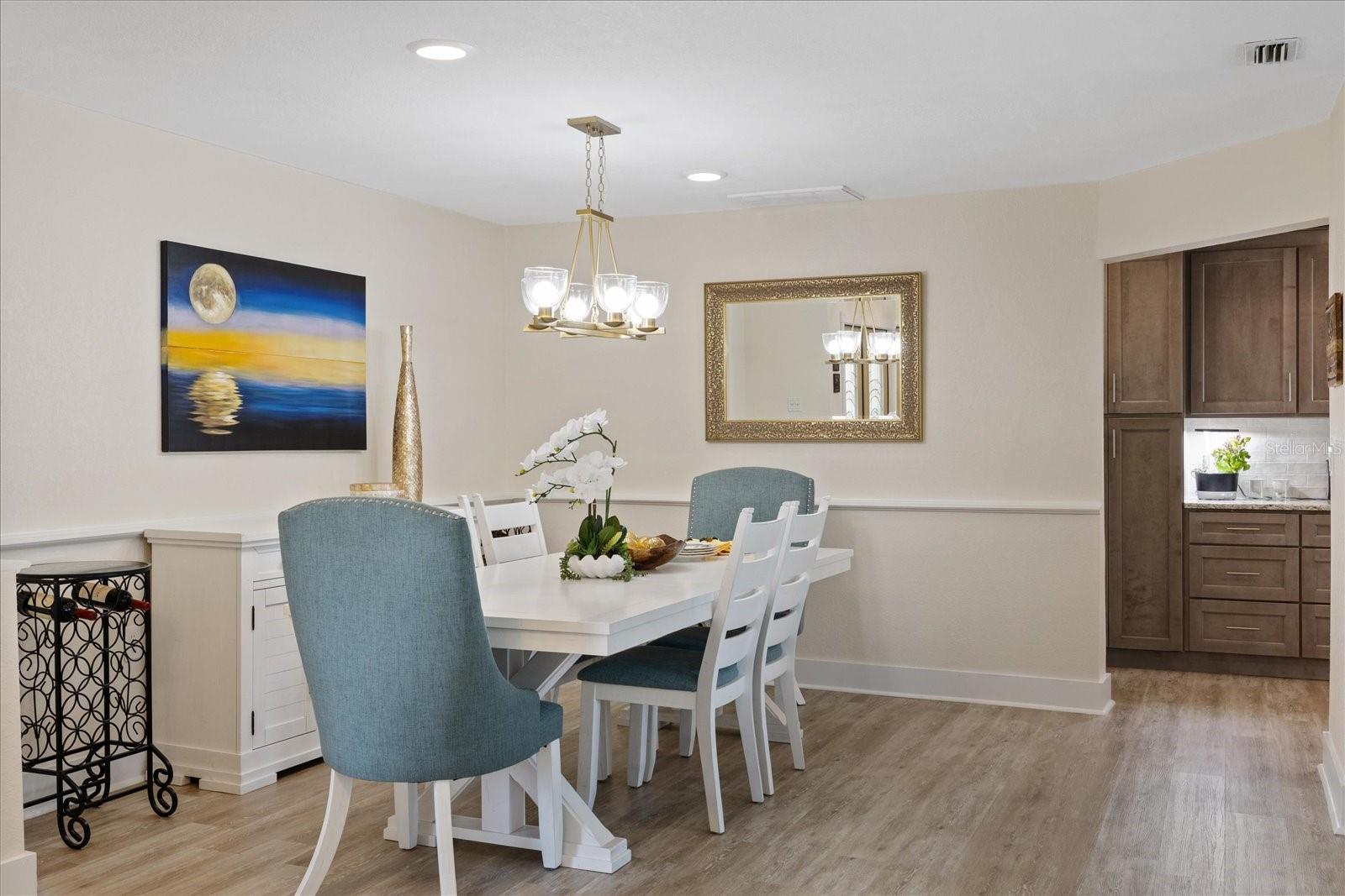 Listing photo id 21 for 5033 Cabrilla Court