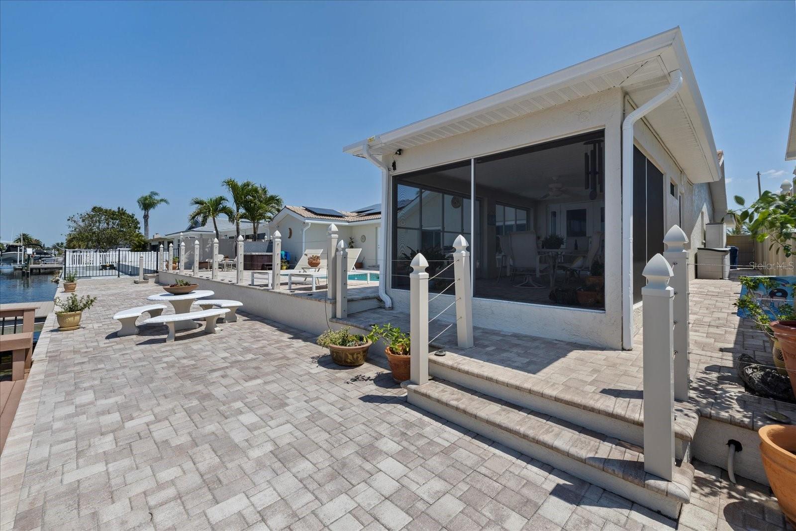 Listing photo id 35 for 5033 Cabrilla Court