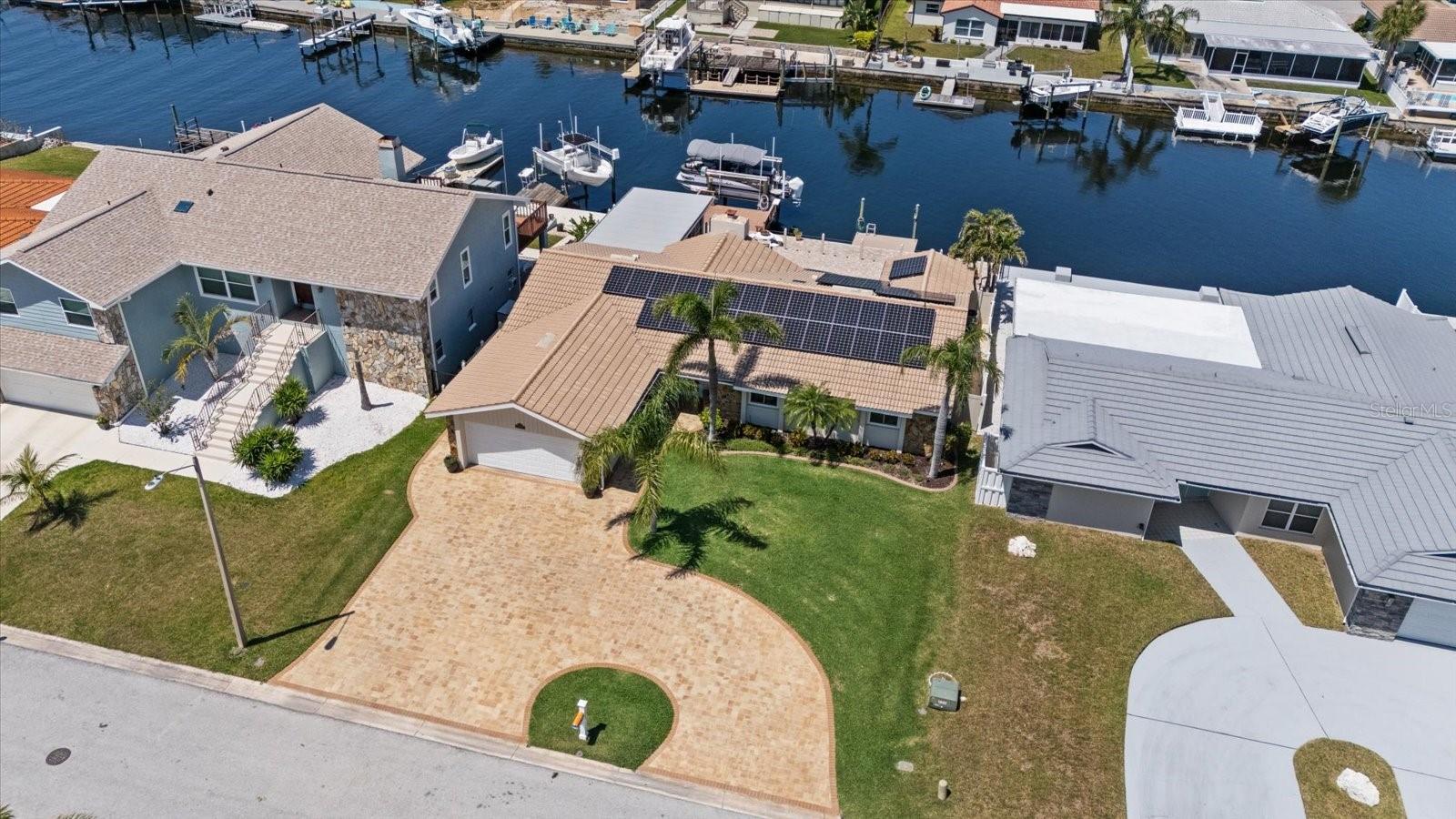 Listing photo id 2 for 5033 Cabrilla Court
