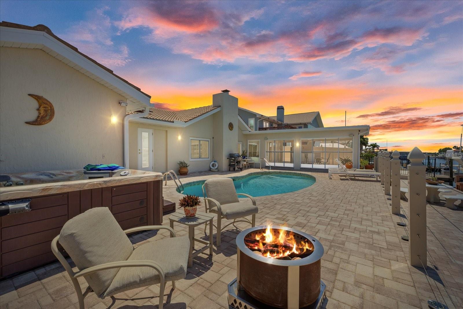 Listing photo id 40 for 5033 Cabrilla Court