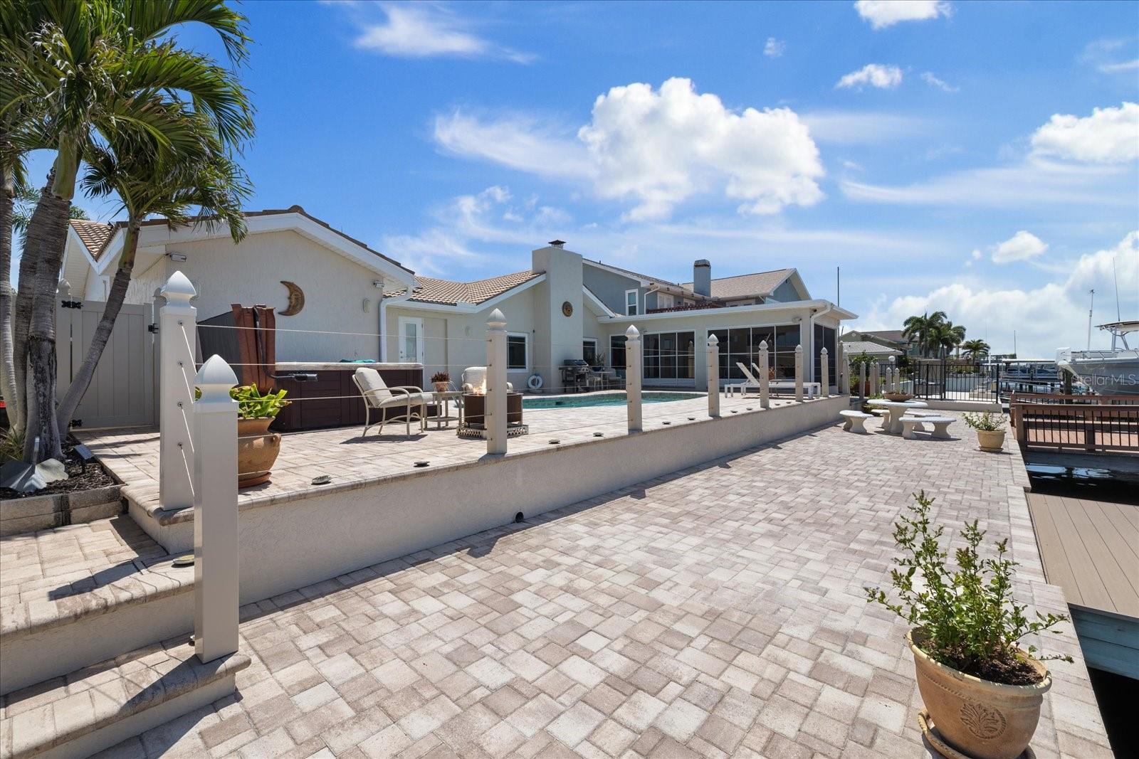 Listing photo id 41 for 5033 Cabrilla Court
