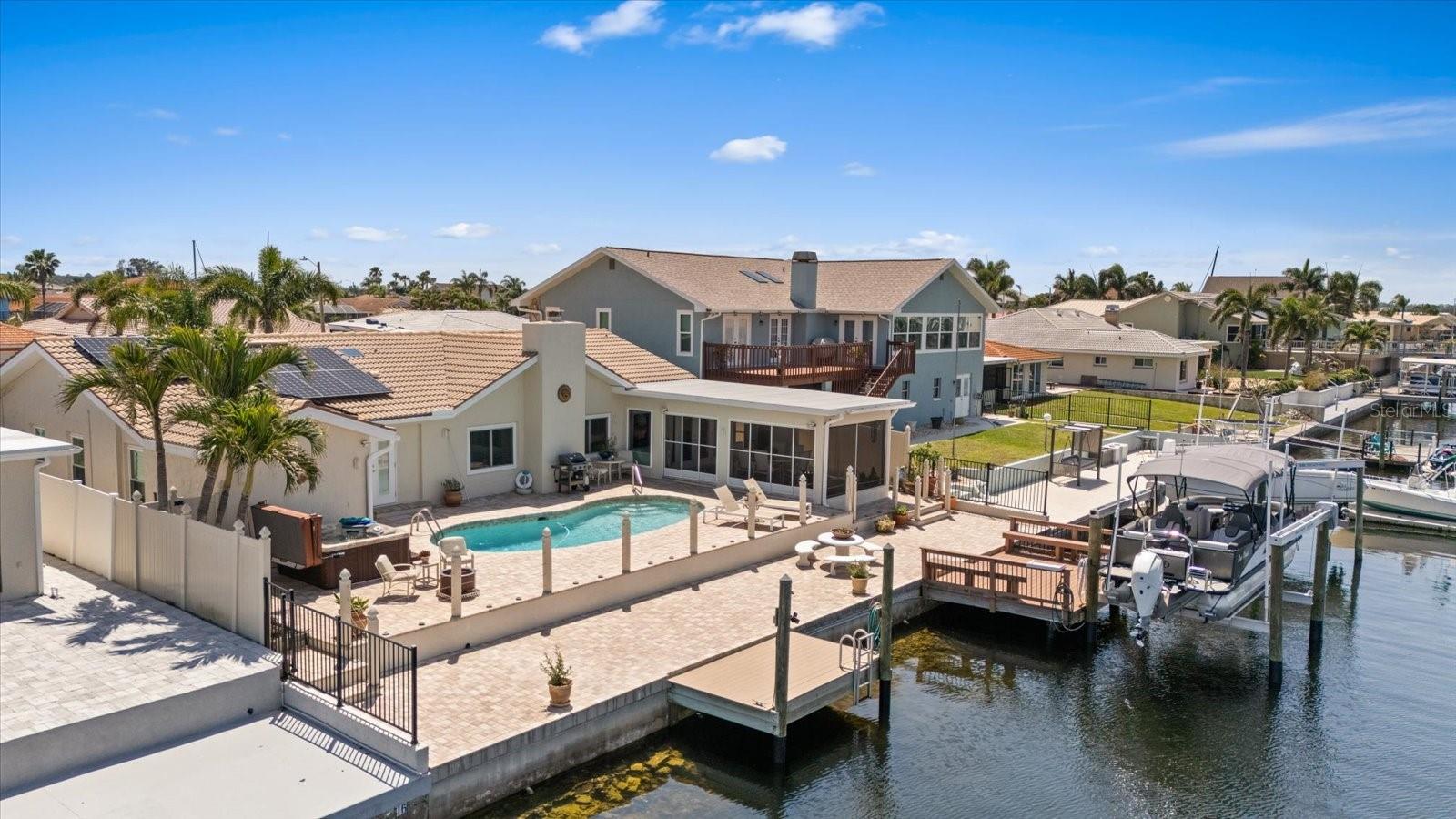 Listing photo id 4 for 5033 Cabrilla Court