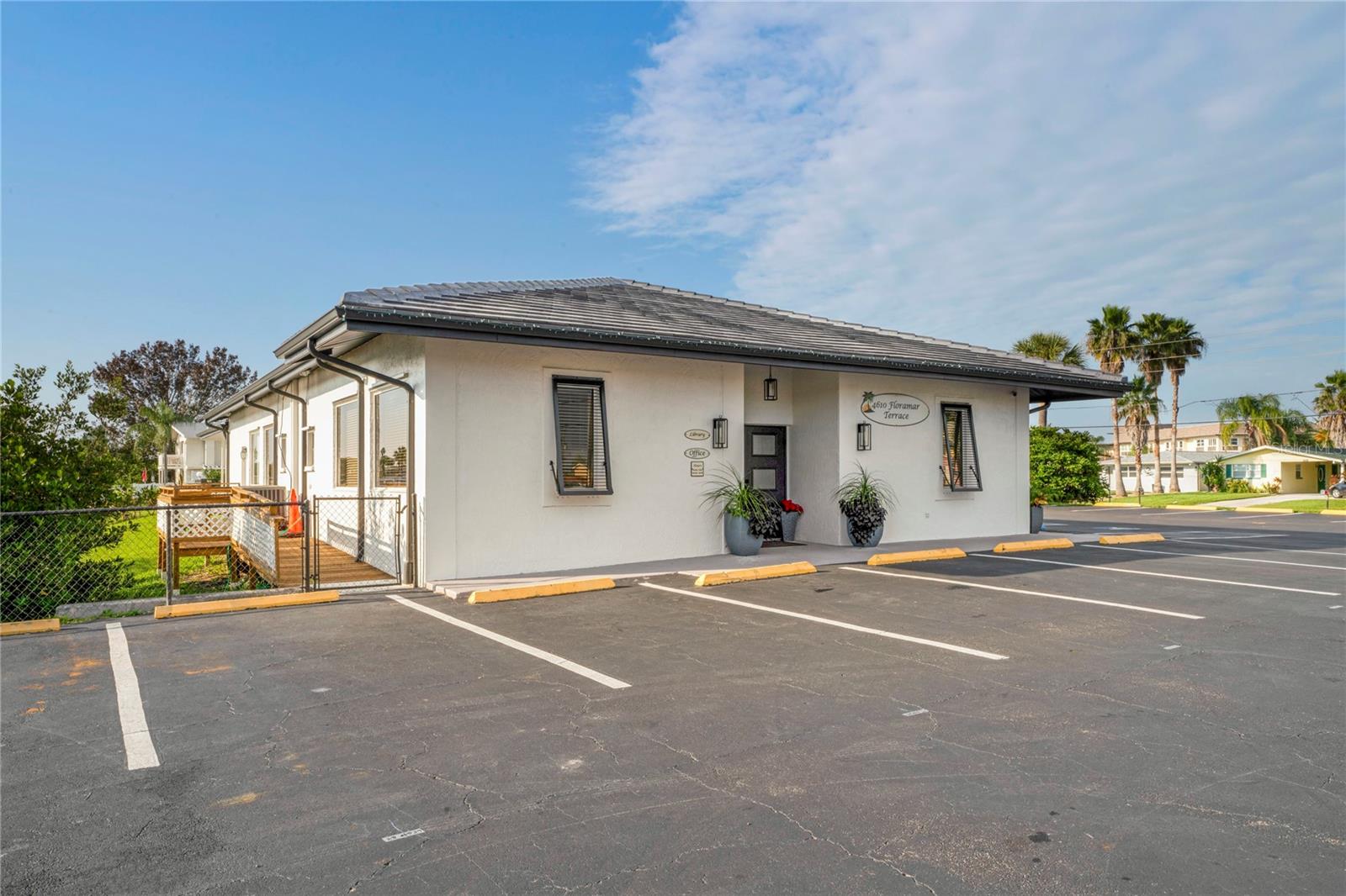 Listing photo id 66 for 5033 Cabrilla Court