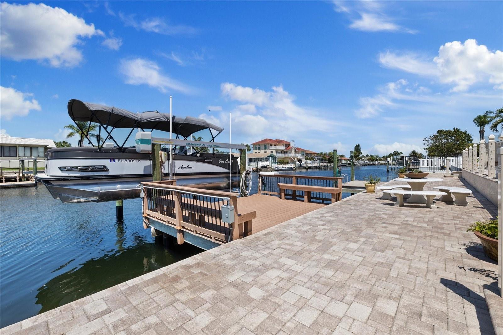 Listing photo id 6 for 5033 Cabrilla Court