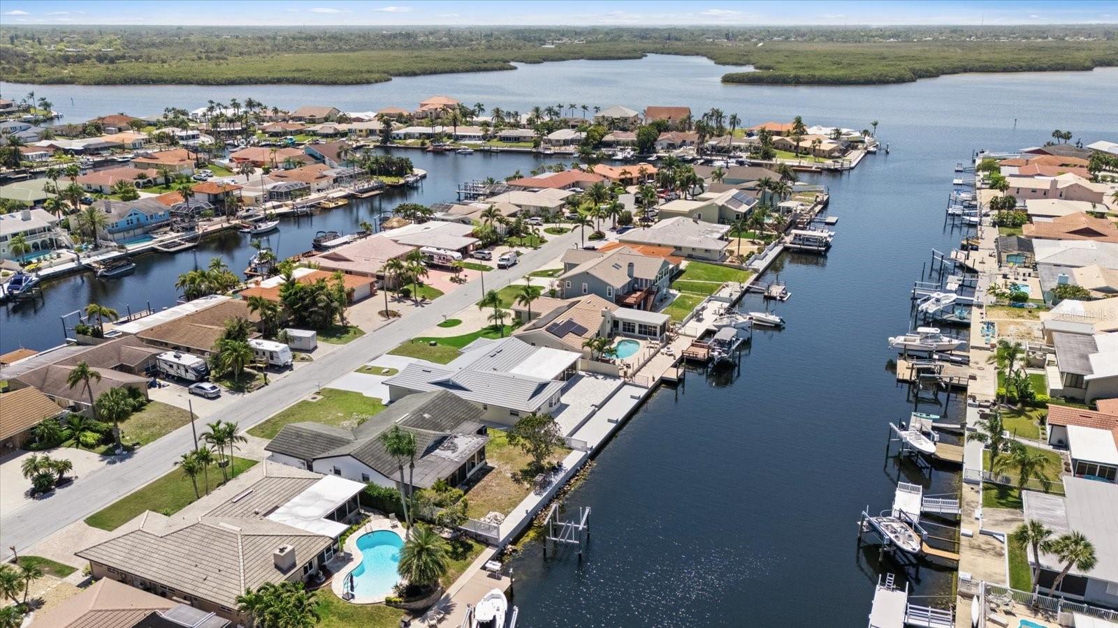 Listing photo id 7 for 5033 Cabrilla Court