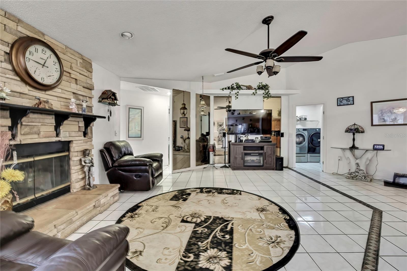 Image 9 of 49 For 279 Maple Avenue