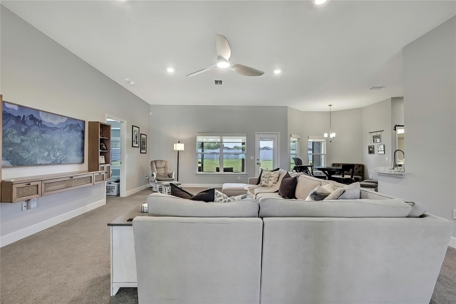 Image 19 of 62 For 12848 Hilary Street
