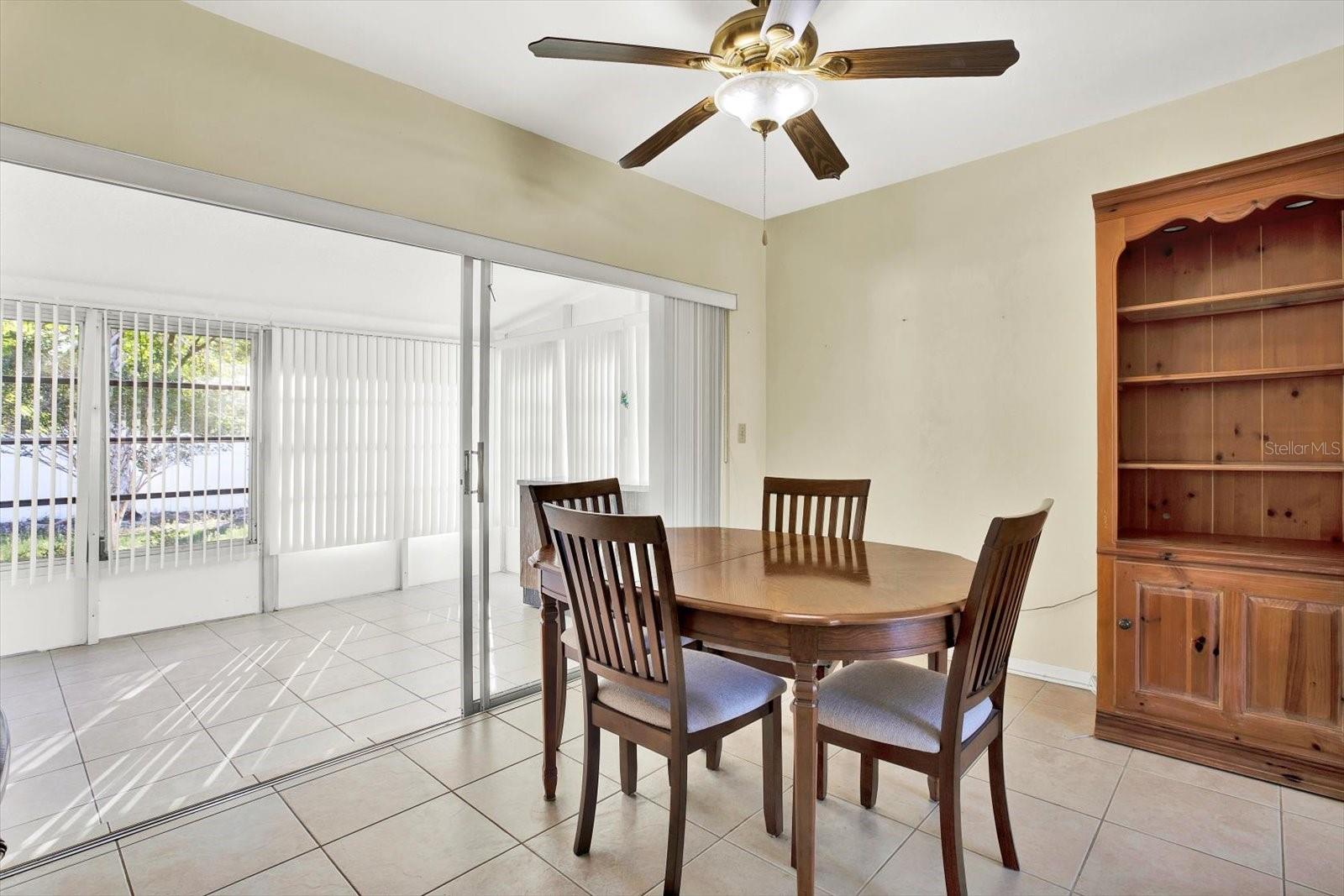 Listing photo id 6 for 1054 Embassy Avenue