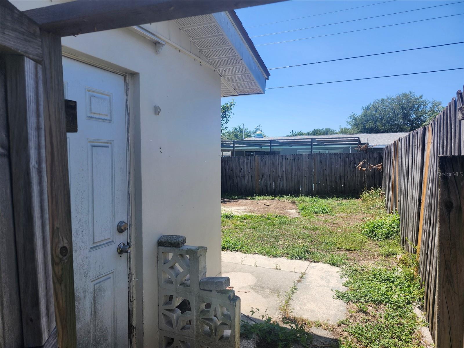 Listing photo id 11 for 1731 Dander Drive