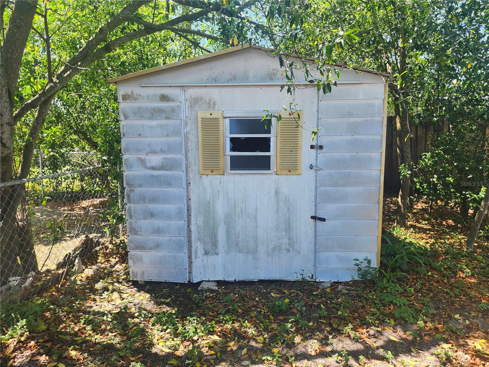Listing photo id 18 for 1731 Dander Drive