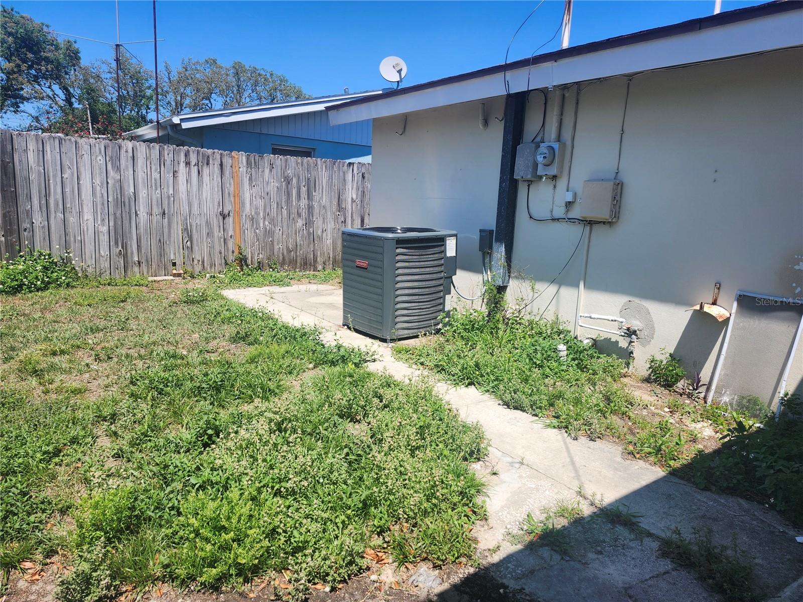 Listing photo id 23 for 1731 Dander Drive