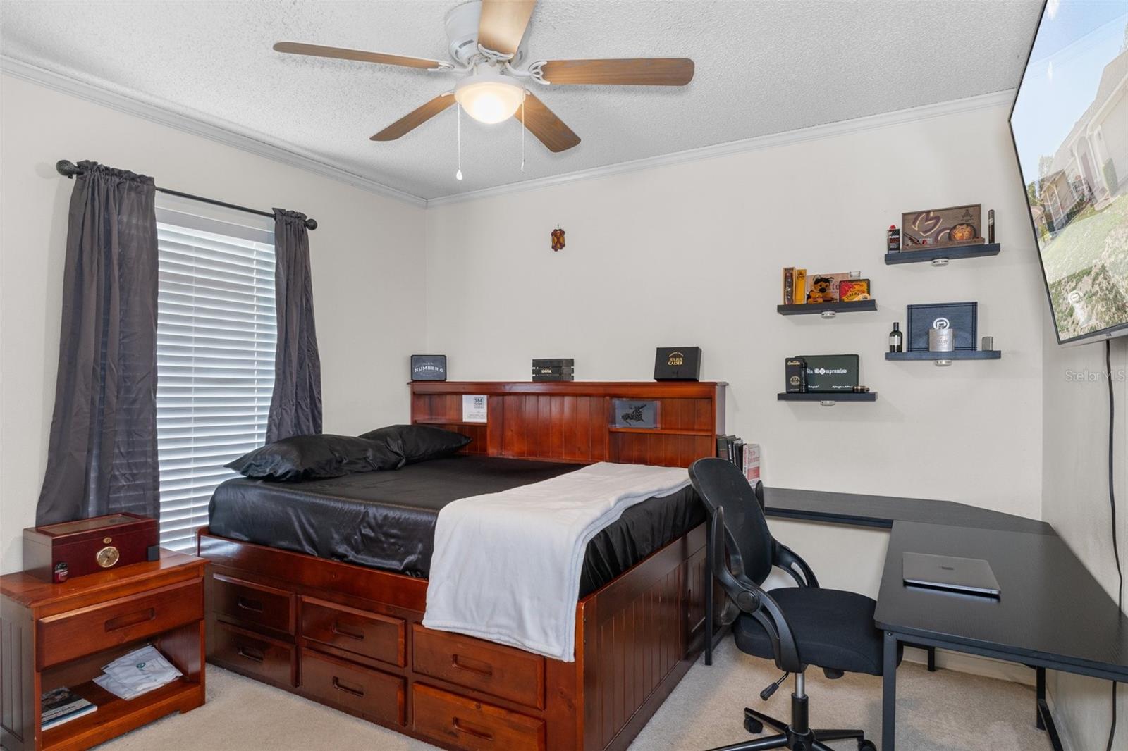 Listing photo id 25 for 3345 Carmen Avenue
