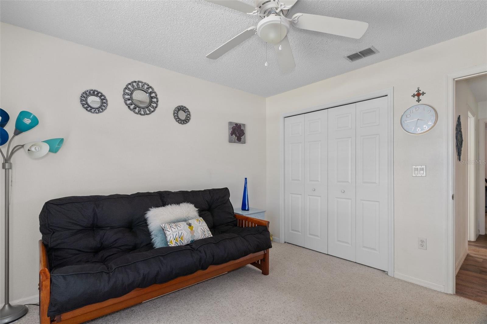 Listing photo id 28 for 3345 Carmen Avenue