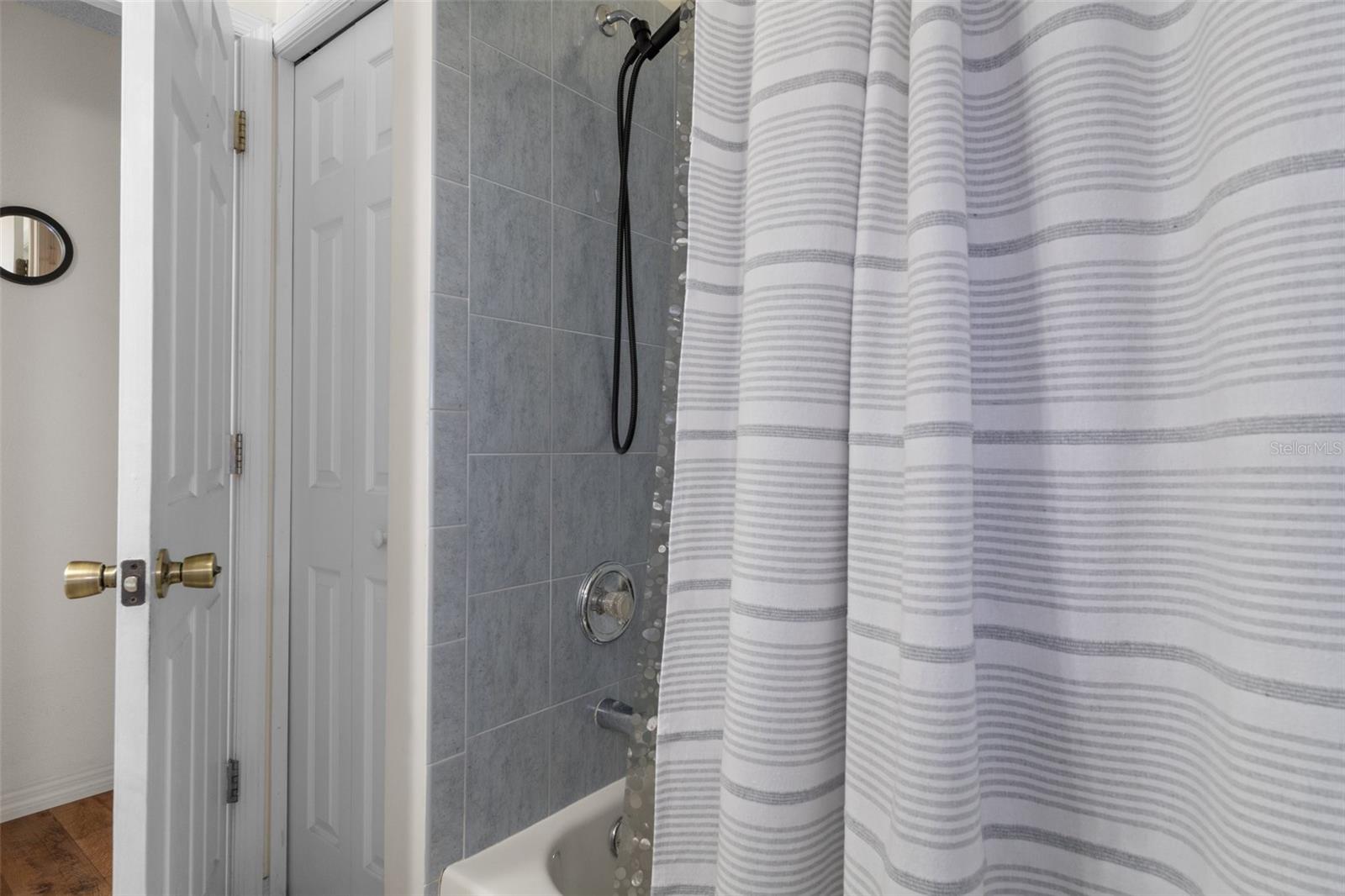 Listing photo id 30 for 3345 Carmen Avenue