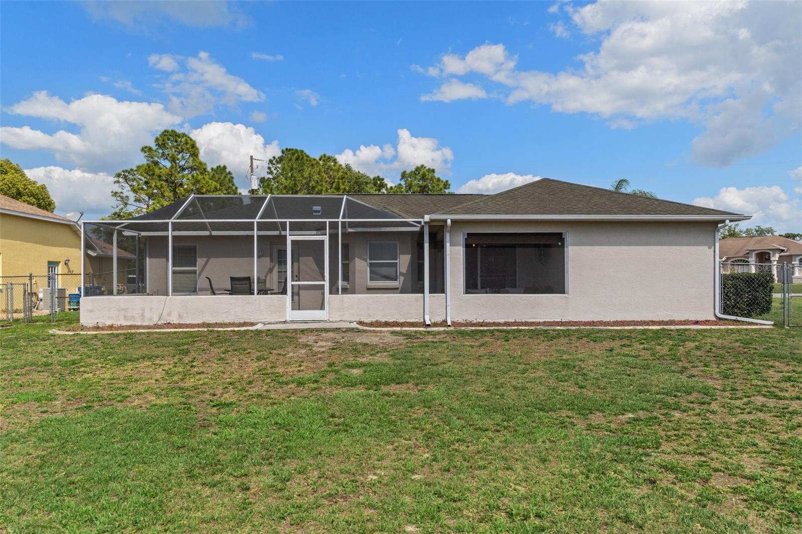 Listing photo id 36 for 3345 Carmen Avenue