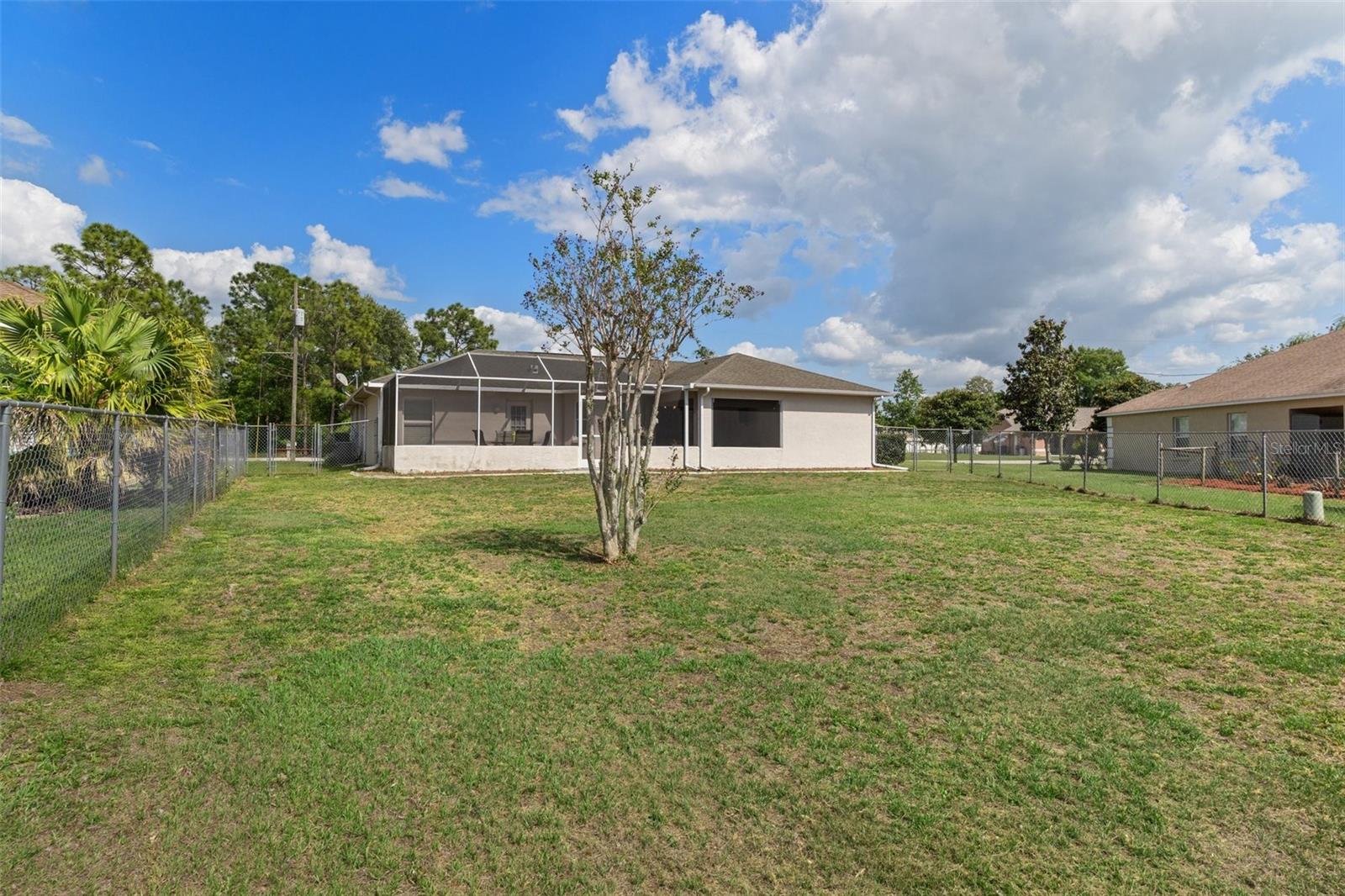 Listing photo id 37 for 3345 Carmen Avenue