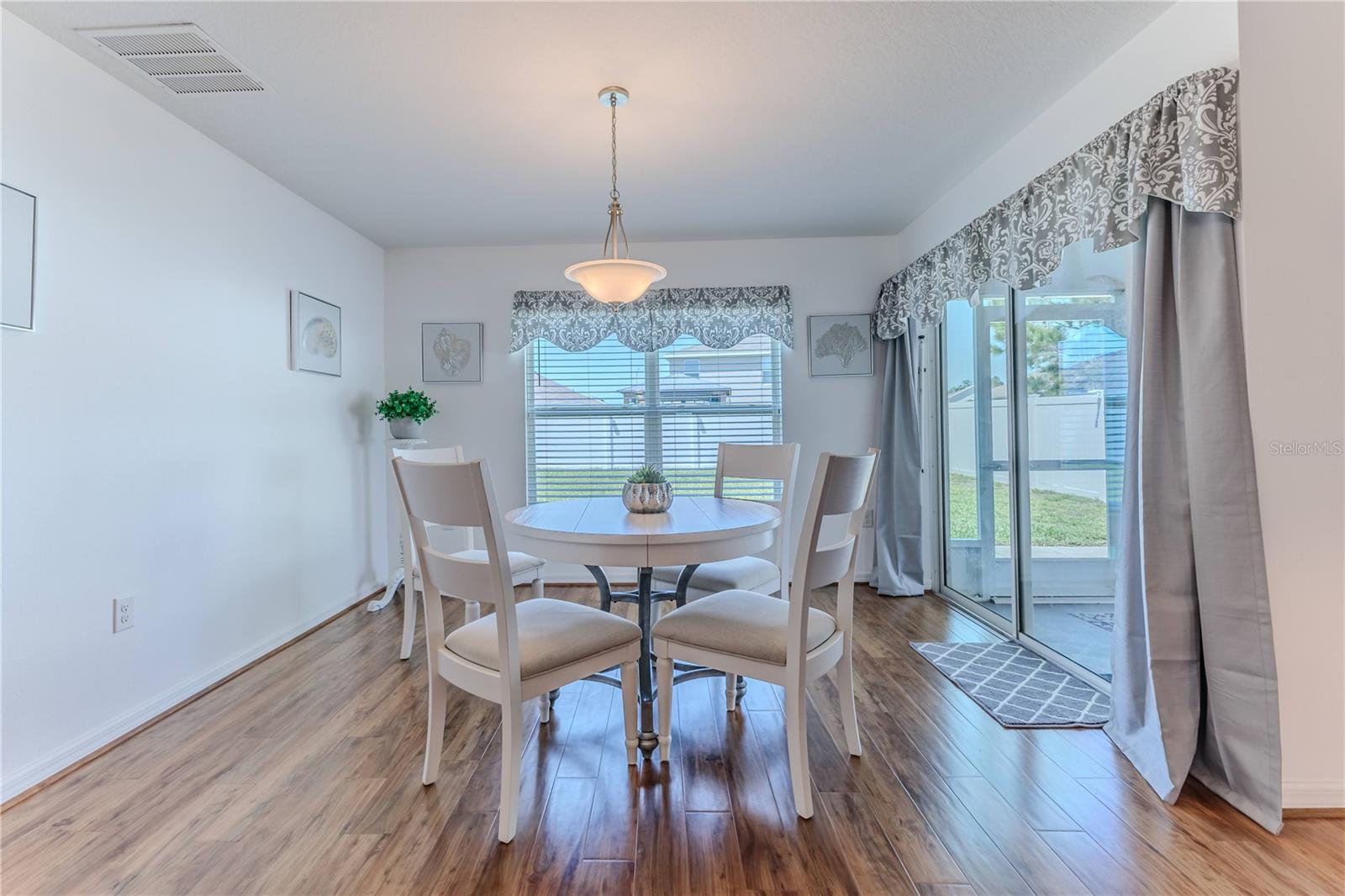 Image 18 of 52 For 13160 Golden Lime Avenue